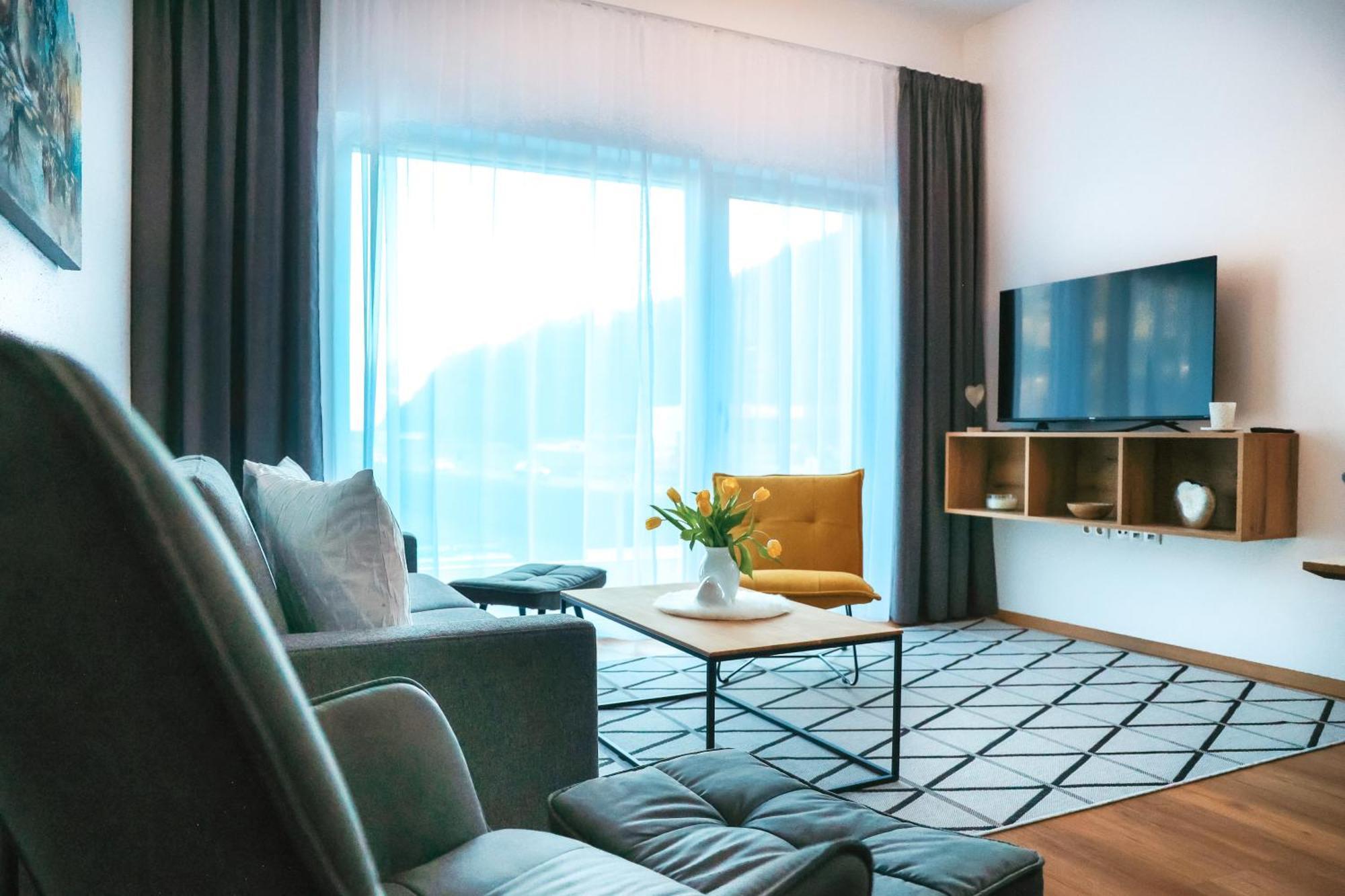 Alpenluxus Presents - Marias Zillertalblick With Roof Terrace, 3 Bedrooms & Parking Space 舒里特斯 外观 照片